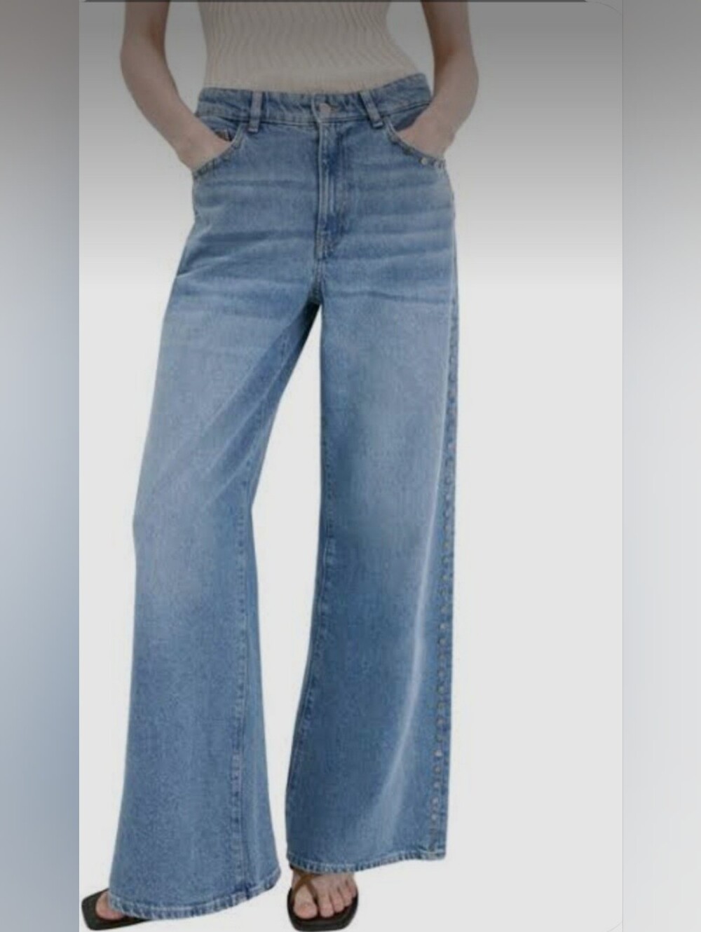 NWT Mango High-Waisted Wide-leg Jeans in  medium Blue Wash. Size 6